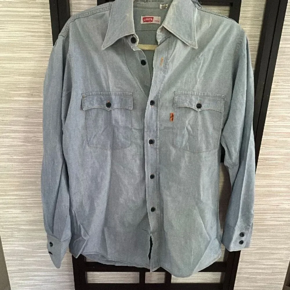 Levi's orange tab vintage lightweight chambray denim button-down shirt size medi